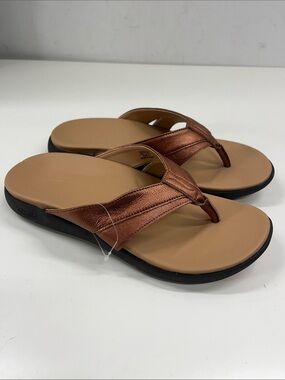 New Strole Bliss Thong Sandals in Copper Leather Size 8